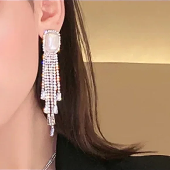 Luxury Big Pearl Rhinestone Drop Earrings - Picture 4 of 4